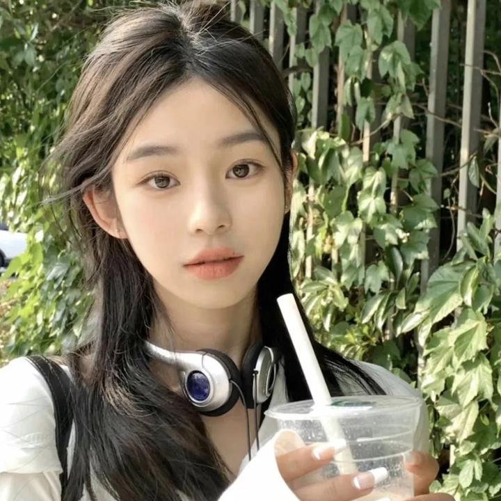 间谍嬉春